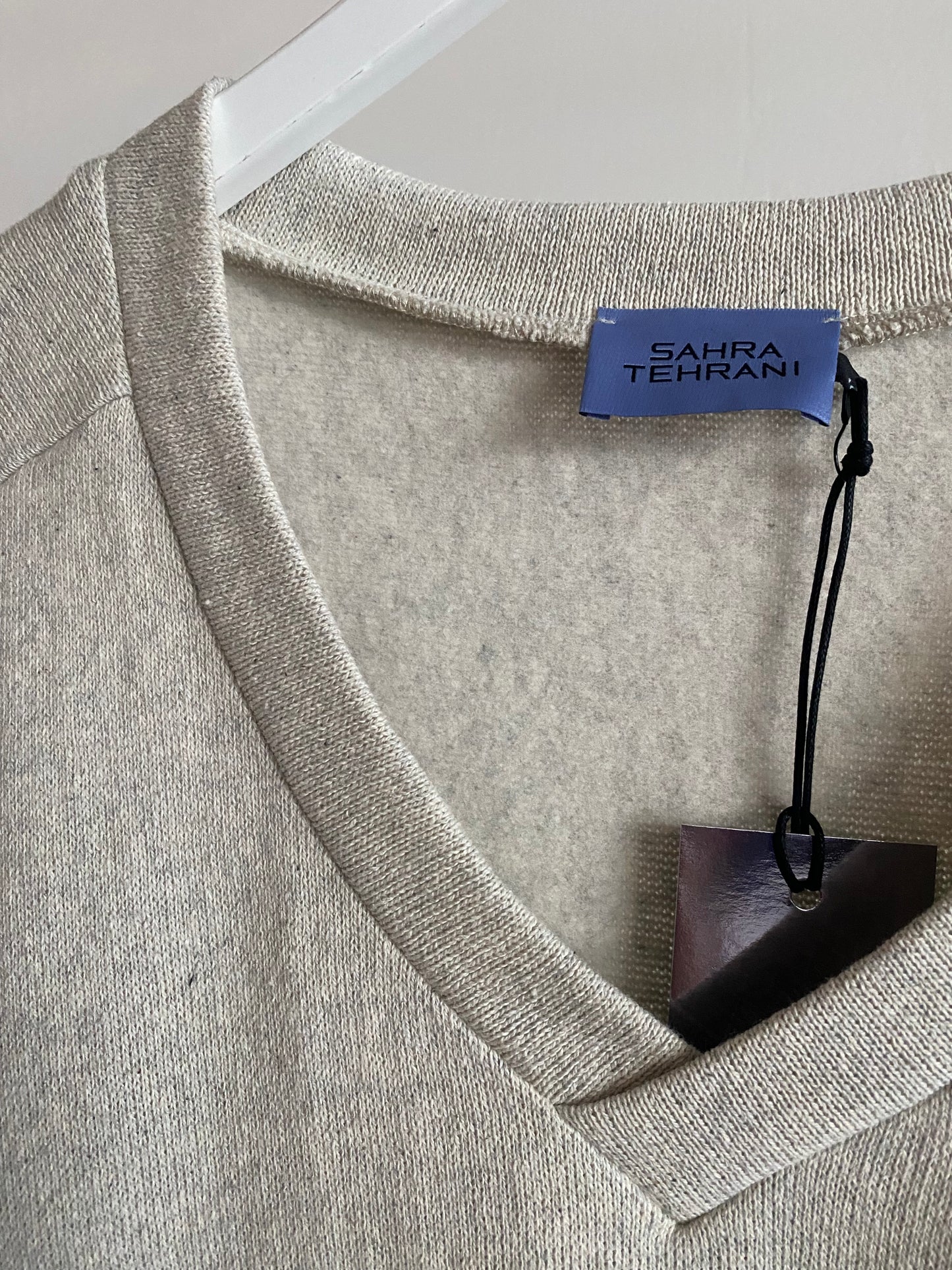 Jumper V-Cut