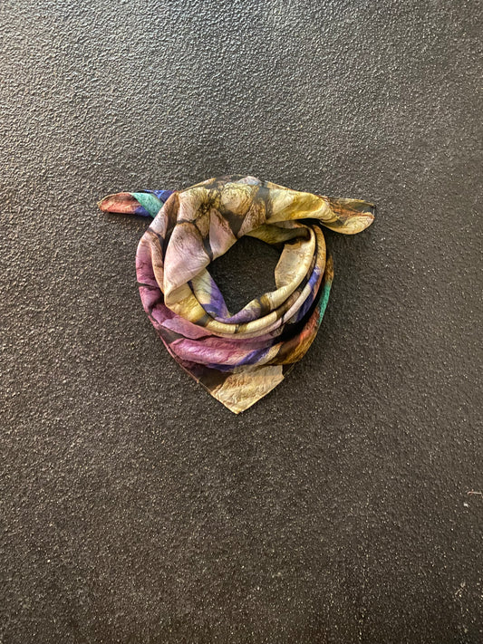 Scarf Spray Stones