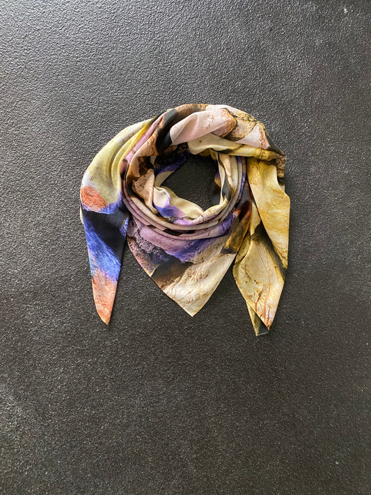 Scarf Spray Stones
